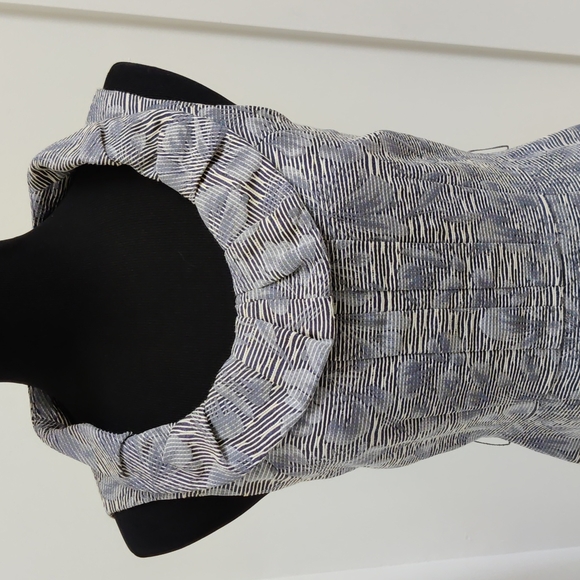 Tahari - Arthur S. Levine Dress size 4 - Picture 2 of 6